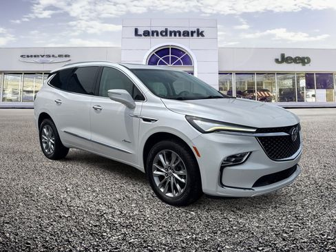Used 2023 Buick Enclave Avenir w/ Avenir Technology Package AWD/4WD image 21