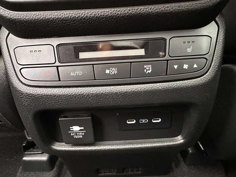 Used 2024 Honda Pilot Elite image 16