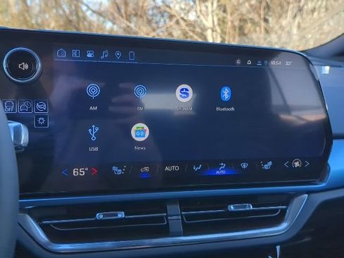 New 2026 Chevrolet Equinox EV LT image 18