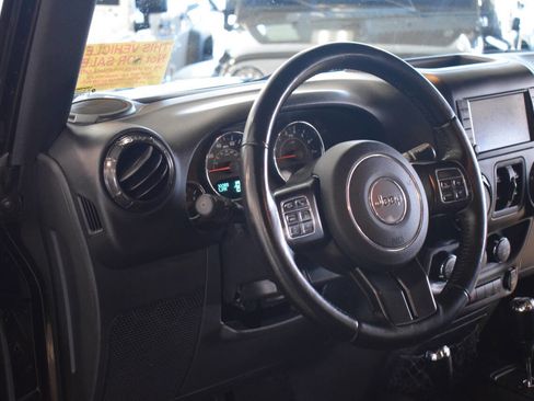 Used 2017 Jeep Wrangler Unlimited Sahara image 43