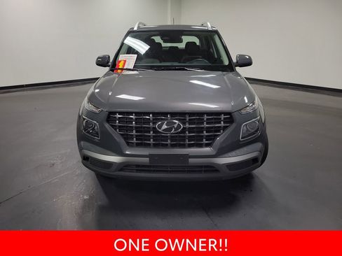 Used 2025 Hyundai Venue SEL FWD image 3
