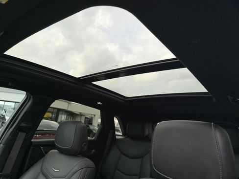 Used 2022 Cadillac XT5 Sportv image 6