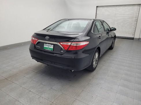 Used 2017 Toyota Camry SE image 9