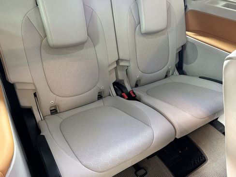 Used 2025 Volkswagen ID. Buzz 1st Edition image 24