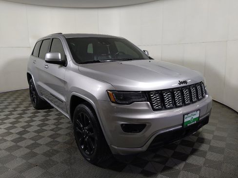 Used 2021 Jeep Grand Cherokee Laredo X AWD/4WD image 14