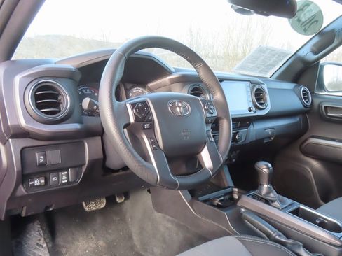 Used 2023 Toyota Tacoma TRD Off-Road image 24