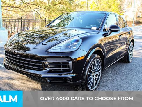 Used 2023 Porsche Cayenne Platinum Edition image 2