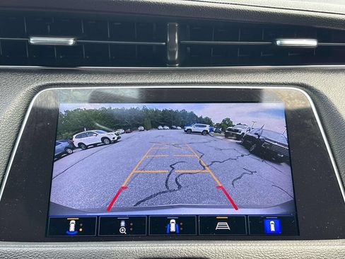 Used 2022 Cadillac XT4 Premium Luxury w/ Enhanced Visibility Package FWD image 27