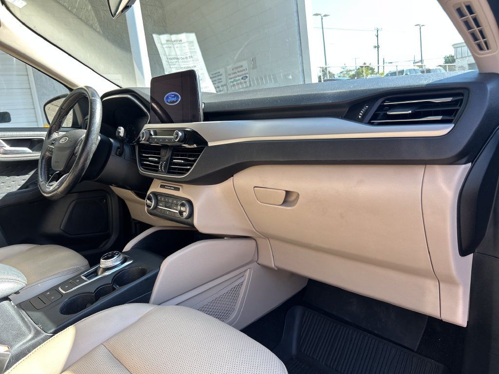 Used 2020 Ford Escape SEL FWD image 13