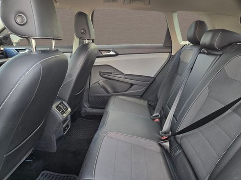 Used 2023 Volkswagen Taos SE w/ Panoramic Sunroof Package FWD image 13