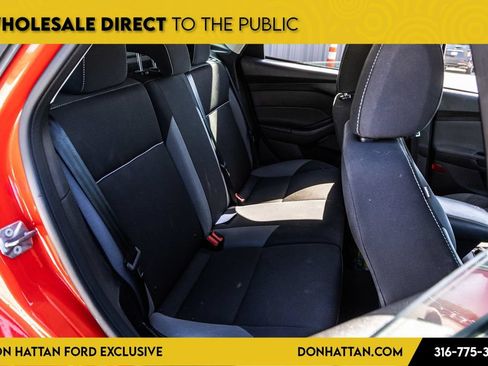 Used 2013 Ford Focus SE FWD image 17