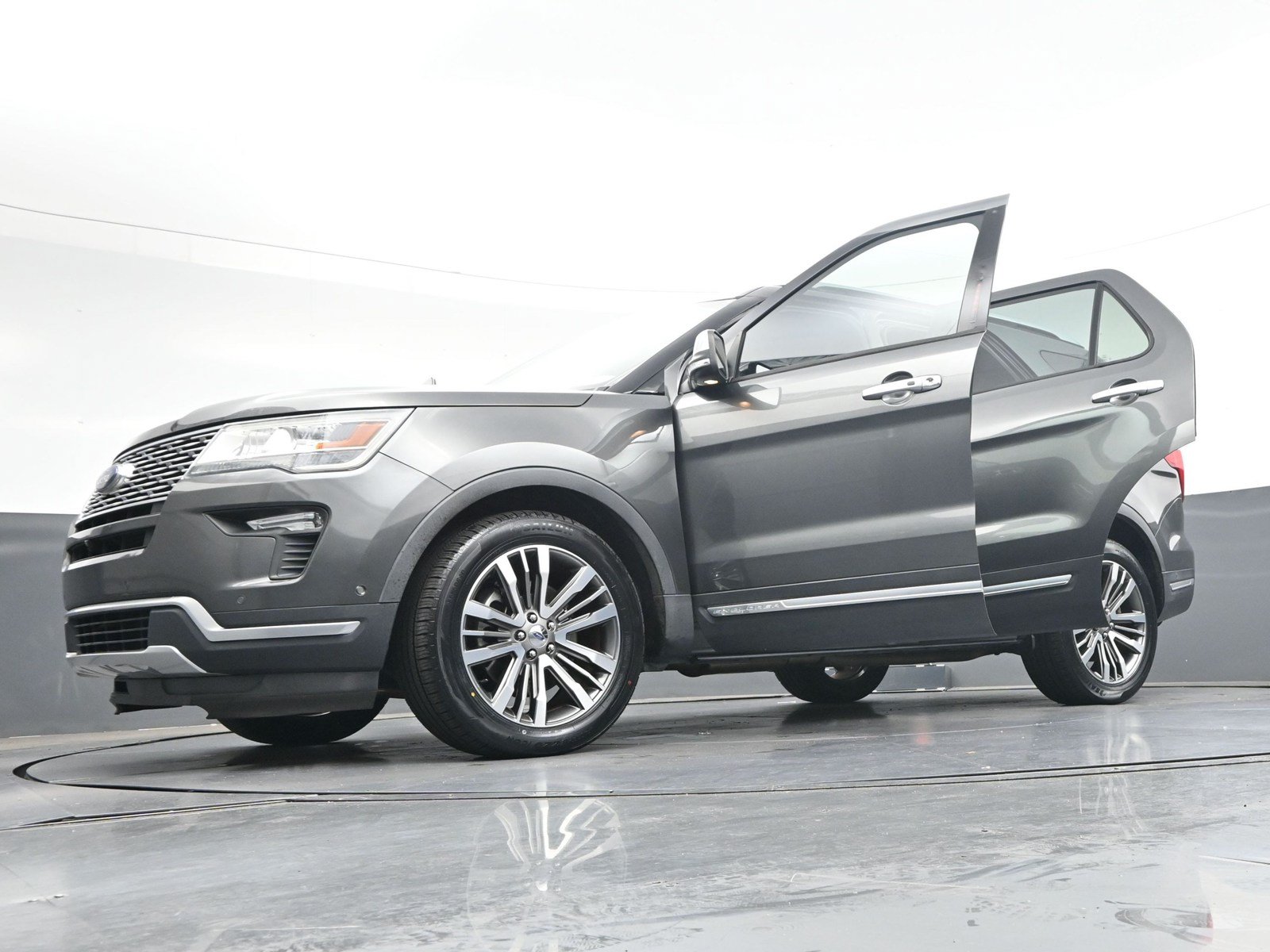 Used 2018 Ford Explorer Platinum AWD/4WD image 41