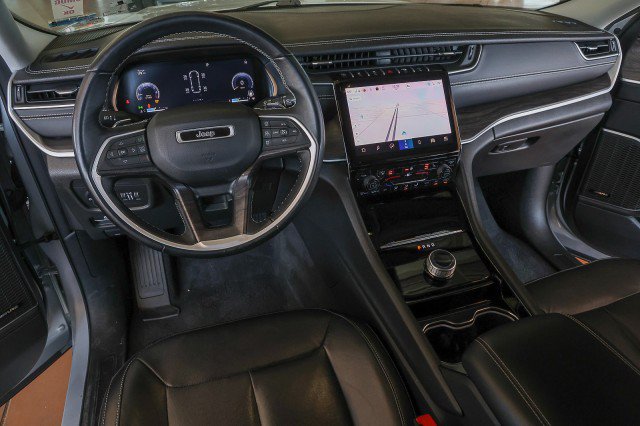 Used 2022 Jeep Grand Cherokee Limited RWD image 23