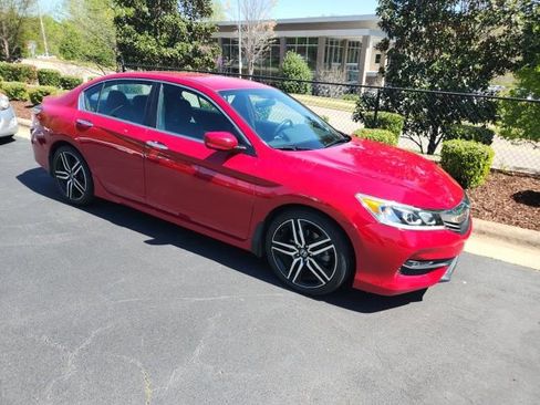 Used 2017 Honda Accord Sport image 6