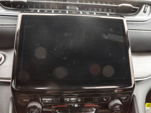 New 2025 Jeep Grand Cherokee Limited w/ Black Appearance Package image 17