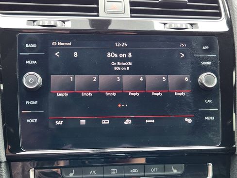 Used 2018 Volkswagen GTI SE FWD image 13