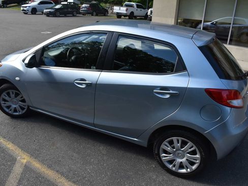 Used 2013 MAZDA MAZDA2 Sport FWD image 7