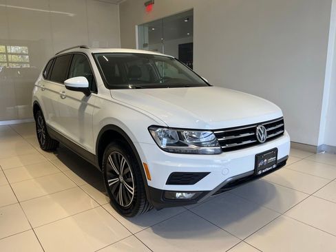 Used 2018 Volkswagen Tiguan SEL AWD/4WD image 8