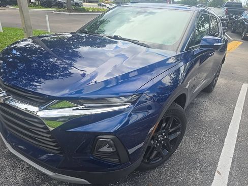 Used 2022 Chevrolet Blazer LT w/ Sound & Technology Package FWD image 2