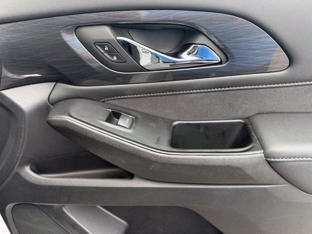 Used 2023 Chevrolet Traverse High Country FWD image 24