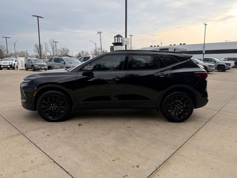 Used 2024 Chevrolet Blazer LT w/ LPO, Black Grille Bar Package image 8