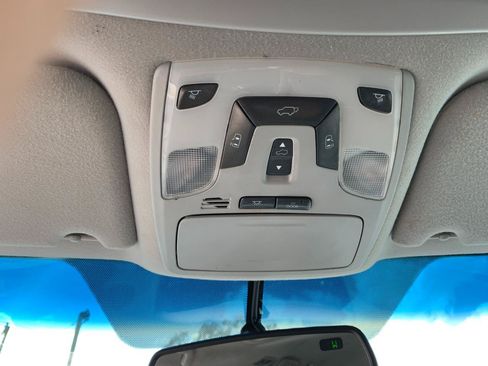 Used 2014 Toyota Sienna XLE FWD image 18