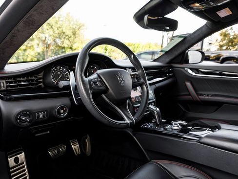 Used 2022 Maserati Quattroporte Modena image 26