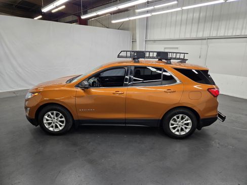 Used 2018 Chevrolet Equinox LT FWD image 2