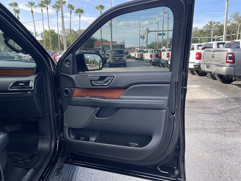 Used 2019 Lincoln Navigator L Select AWD/4WD image 48