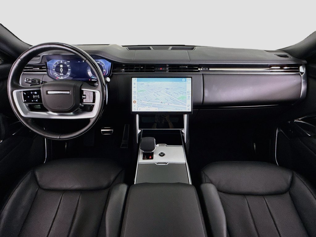 Used 2024 Land Rover Range Rover SE AWD/4WD image 9