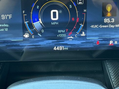 Used 2026 Chevrolet Equinox LT w/ Safety and Technology Package FWD image 39