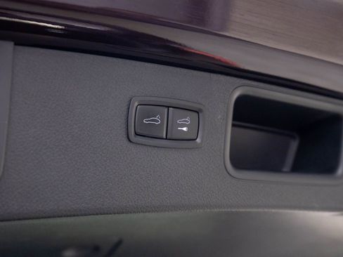 Certified 2023 Porsche Macan image 33