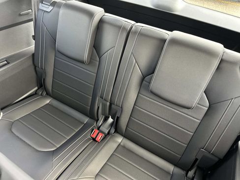 Used 2025 Volkswagen Atlas SEL image 13