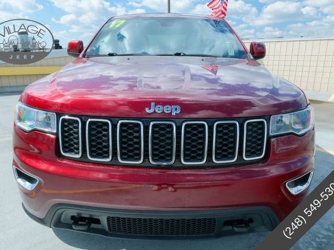 Used 2017 Jeep Grand Cherokee Laredo w/ Quick Order Package 23E AWD/4WD image 9
