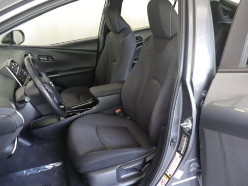 Used 2022 Toyota Prius Prime LE FWD image 7