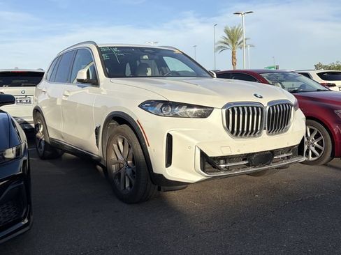 Used 2024 BMW X5 xDrive40i w/ Premium Package AWD/4WD image 2