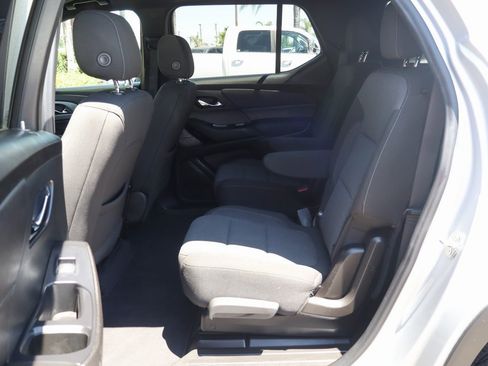 Used 2022 Chevrolet Traverse LT image 42