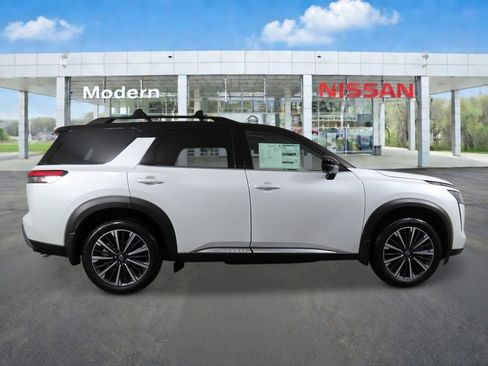 New 2026 Nissan Pathfinder Platinum image 6