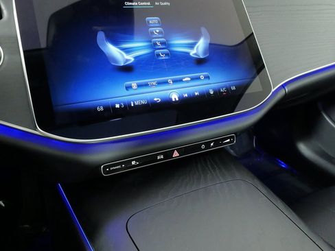 Used 2025 Mercedes-Benz E 350 4MATIC Sedan image 61