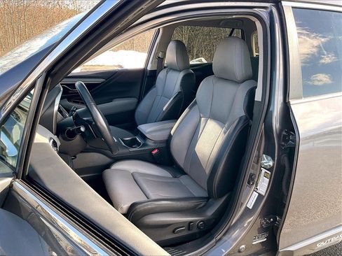 Used 2023 Subaru Outback Limited image 9