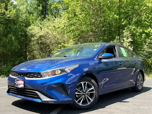 Used 2023 Kia Forte LXS FWD image 1