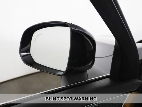Used 2024 Volvo XC90 B6 Plus w/ Protection Package Premier AWD/4WD image 7