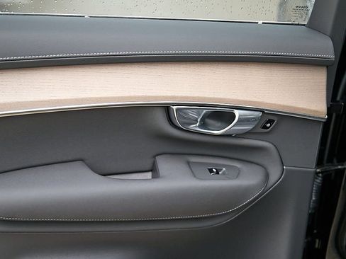 New 2026 Volvo XC90 B6 Plus w/ Protection Package Premier image 19