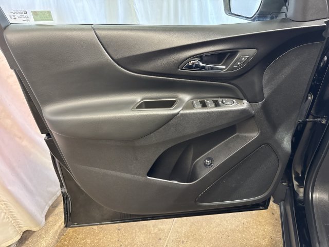 Used 2024 Chevrolet Equinox LT FWD image 21