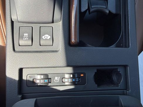 Used 2015 Lexus RX 450h AWD w/ Luxury Package image 35