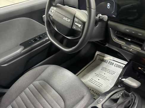 Used 2025 Kia K4 EX FWD image 23
