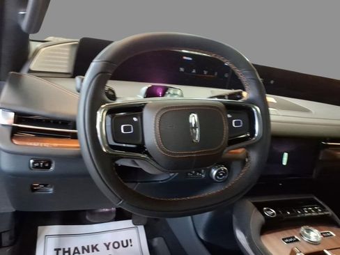 New 2026 Lincoln Navigator L Black Label AWD/4WD image 17
