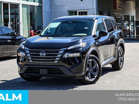 Used 2025 Nissan Rogue SV image 1