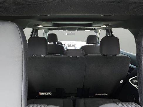 Used 2017 Ford Explorer XLT w/ Equipment Group 201A AWD/4WD image 27
