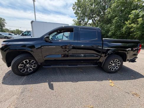Used 2024 Chevrolet Colorado Z71 w/ Z71 Convenience Package 2 AWD/4WD image 5